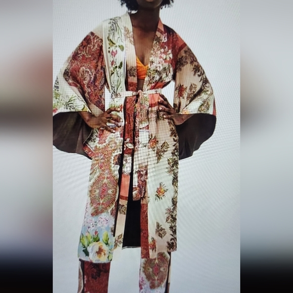 Zara Patchwork Printed  Vibrant Floral Kimono Wrap - Picture 2 of 15